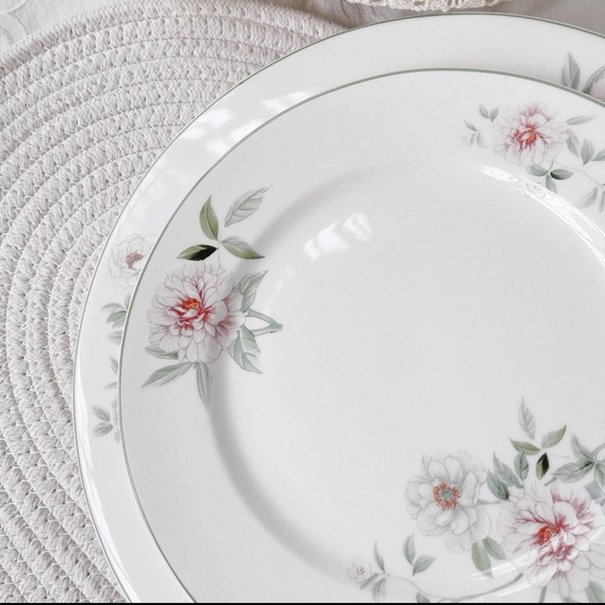 I-27 GREEN FLOWER DINNER PLATE (25cm × 2cm) 4PCS - Image 4