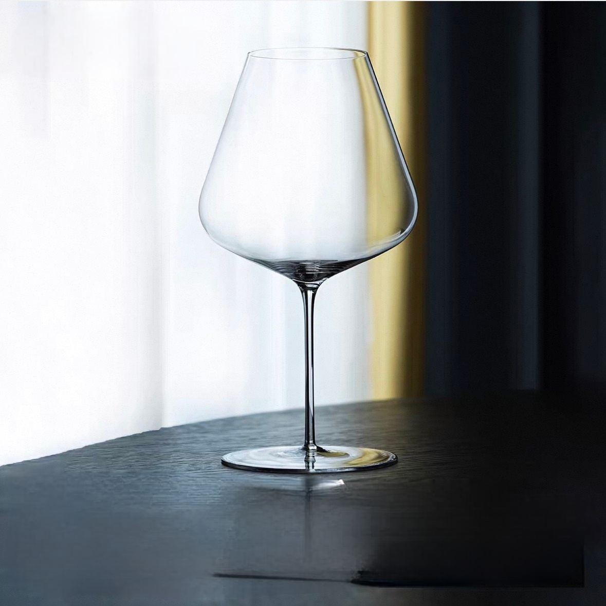 241122-22 4-Piece 700ml Premium Crystal Wine Glass Set